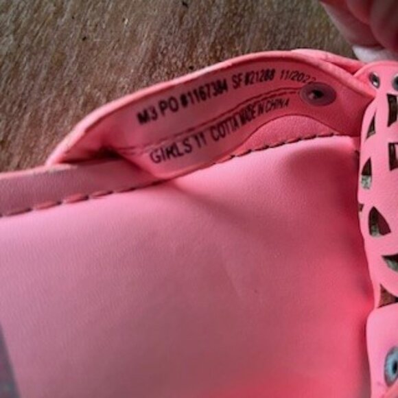 Girls DV Pink Laser-Cut Thong Sandals – Size 11 - Picture 3 of 3